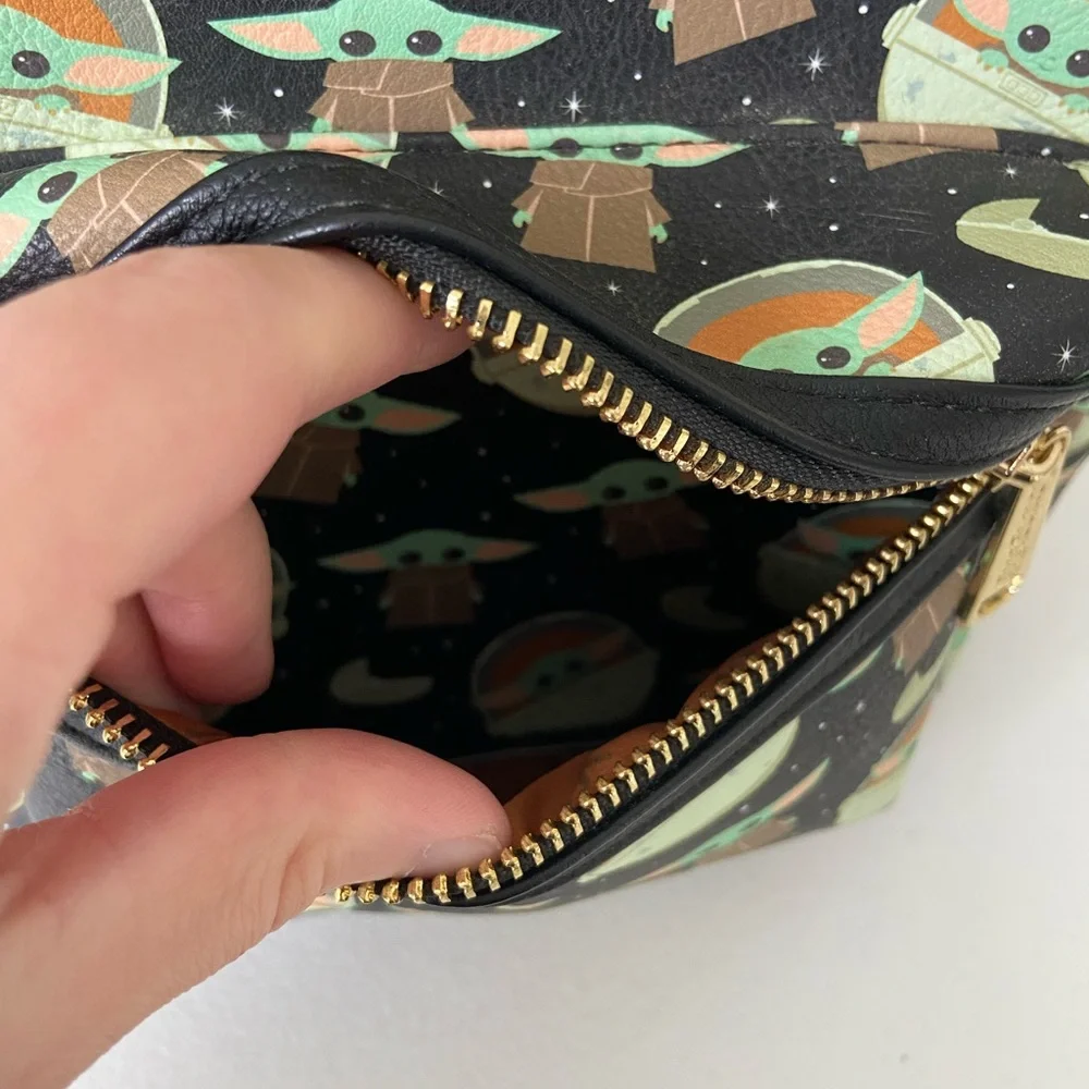 NWOT Loungefly Disney Parks Mandalorian‎ Baby Yoda Grogu mini backpack bag